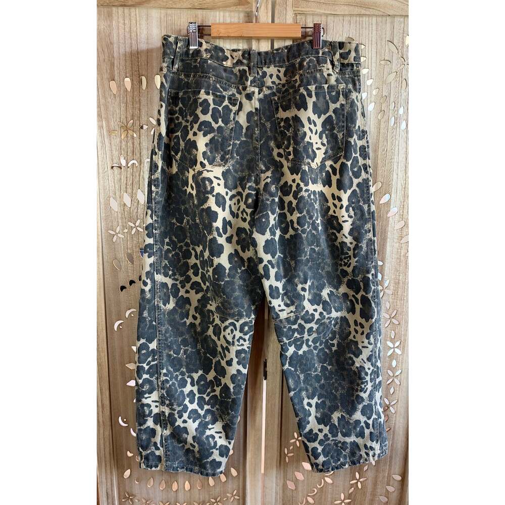 12th TRIBE Muse Leopard Print Barrel Leg Jeans Size 32 - Picture 7 of 10